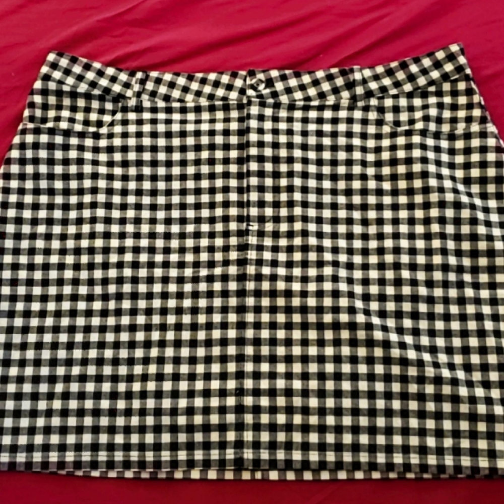 Plus size black/white/grey gingham skirt